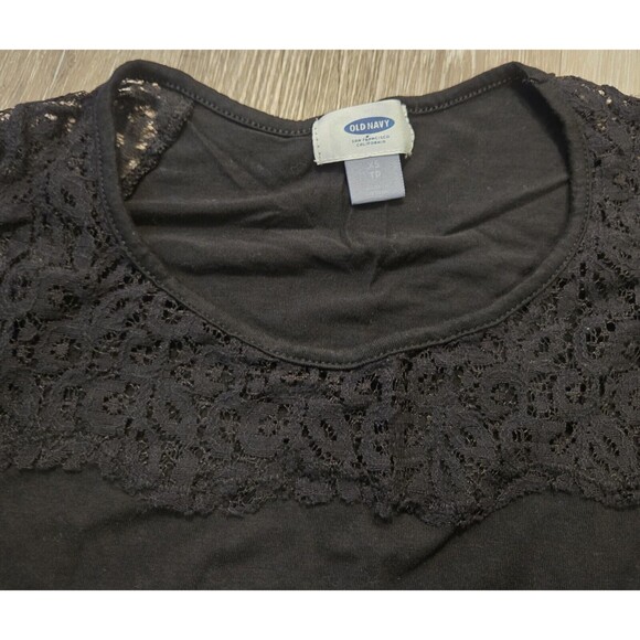 Old Navy Black Lace Shoulder Long Sleeved Women’s Shirt XS Tunic Split sides - Picture 2 of 3